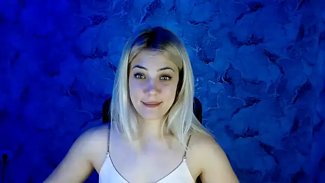 Snapshot of nika_gold1 chatting on 12/15/24, 03:20 nika gold1 online show from 12/15/24, 03:20