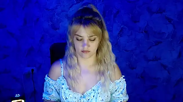 Snapshot of nika_gold1 chatting on 07/31/26, 01:21 nika gold1 online show from 07/31/26, 01:21