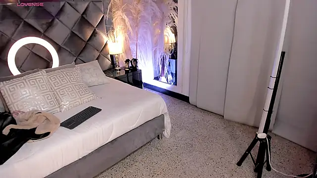 Snapshot of sofhiaa_adaams chatting on 10/23/25, 10:08 sofhiaa adaams online show from 10/23/25, 10:08