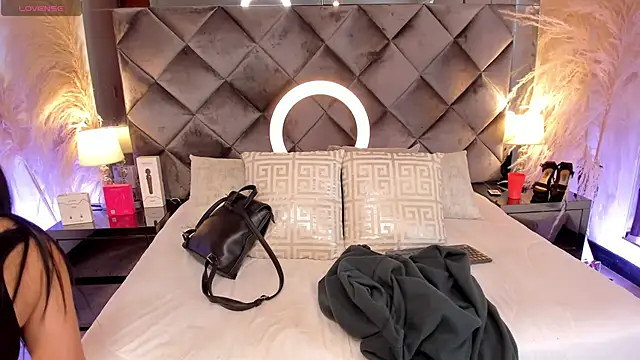 Snapshot of sofhiaa_adaams chatting on 10/26/25, 03:07 sofhiaa adaams online show from 10/26/25, 03:07