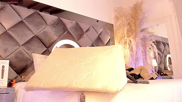 Snapshot of sofhiaa_adaams chatting on 10/30/25, 11:16 sofhiaa adaams online show from 10/30/25, 11:16