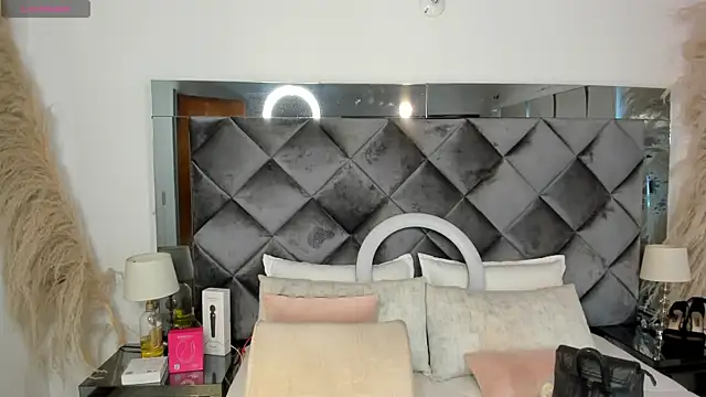 Snapshot of sofhiaa_adaams chatting on 11/16/25, 03:39 sofhiaa adaams online show from 11/16/25, 03:39