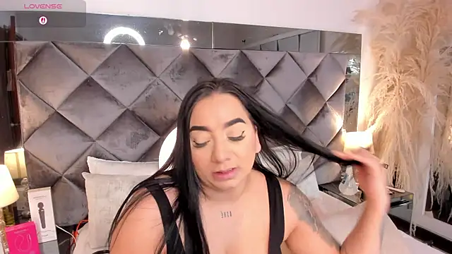 Snapshot of sofhiaa_adaams chatting on 11/18/25, 09:30 sofhiaa adaams online show from 11/18/25, 09:30