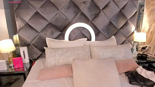 Snapshot of sofhiaa_adaams chatting on 11/20/25, 10:31 sofhiaa adaams online show from 11/20/25, 10:31