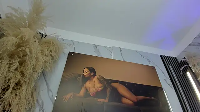 Snapshot of sofhiaa_adaams chatting on 12/02/25, 10:05 sofhiaa adaams online show from 12/02/25, 10:05