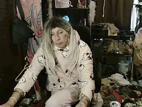 Ombeline1 online show from 11/25/25, 01:00