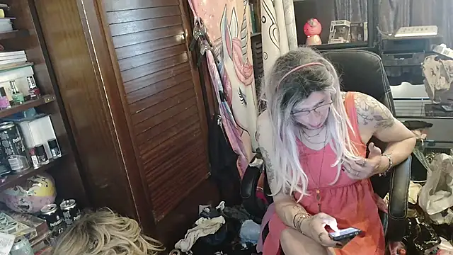 Ombeline1 online show from 04/20/26, 10:18