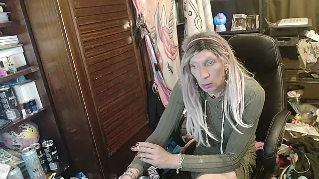 Ombeline1 online show from 04/22/26, 07:48