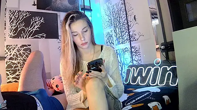 Snapshot of niki7377 chatting on 12/17/24, 06:45 niki7377 online show from 12/17/24, 06:45