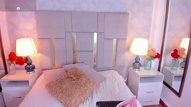 Camilaa Sanchez  online show from 02/12/25, 12:12