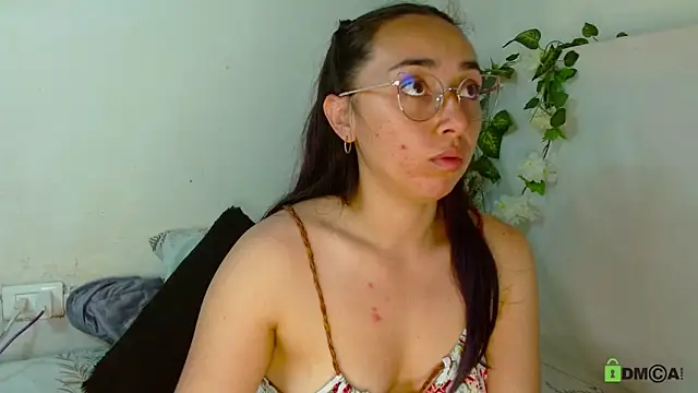 Snapshot of Hot_Candy_ chatting on 04/29/26, 01:43 Hot Candy online show from 04/29/26, 01:43