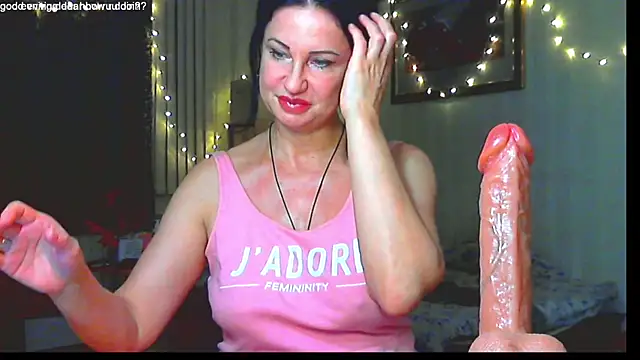 Snapshot of hornymommy69_ chatting on 12/21/24, 09:15 hornymommy69 online show from 12/21/24, 09:15