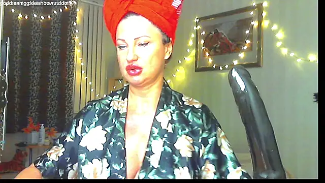 Snapshot of hornymommy69_ chatting on 01/12/25, 03:03 hornymommy69 online show from 01/12/25, 03:03