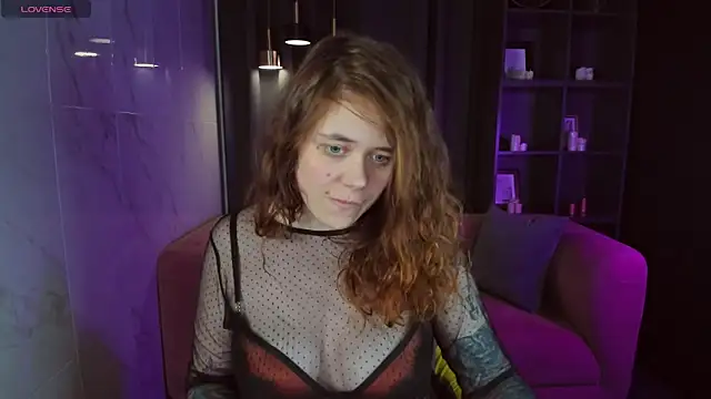 Snapshot of SophiePure chatting on 12/18/24, 11:45 SophiePure online show from 12/18/24, 11:45