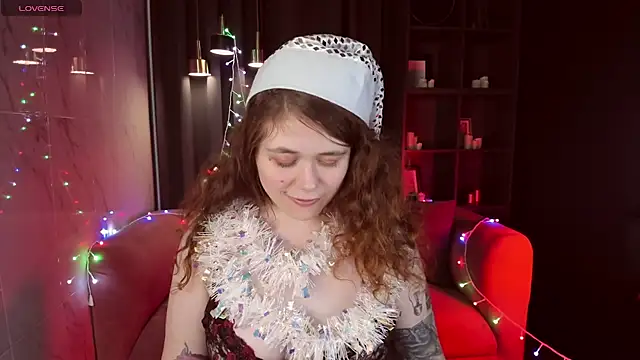 Snapshot of SophiePure chatting on 12/24/24, 07:33 SophiePure online show from 12/24/24, 07:33