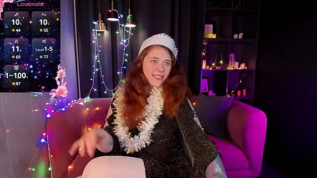 Snapshot of SophiePure chatting on 12/25/24, 02:13 SophiePure online show from 12/25/24, 02:13
