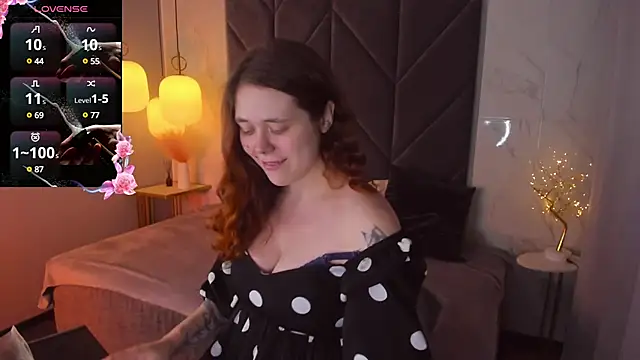 Snapshot of SophiePure chatting on 02/07/25, 08:31 SophiePure online show from 02/07/25, 08:31