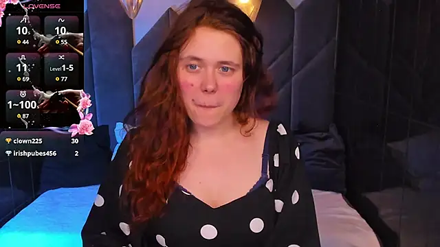 Snapshot of SophiePure chatting on 02/25/25, 02:36 SophiePure online show from 02/25/25, 02:36