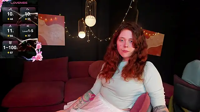 Snapshot of SophiePure chatting on 02/25/25, 08:30 SophiePure online show from 02/25/25, 08:30