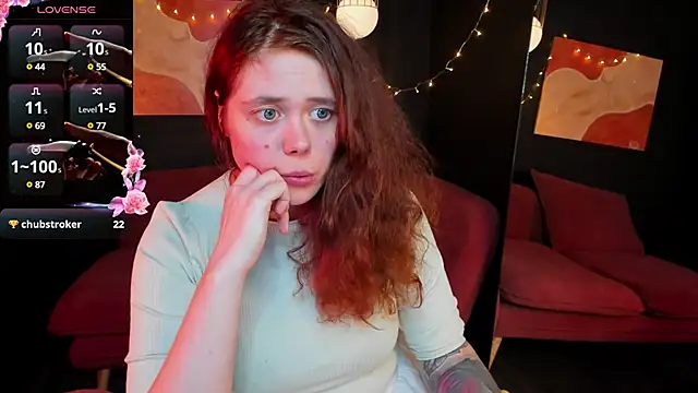 Snapshot of SophiePure chatting on 02/26/25, 02:37 SophiePure online show from 02/26/25, 02:37