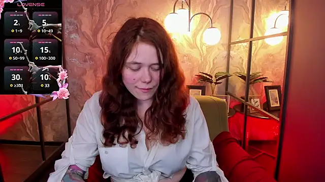 Snapshot of SophiePure chatting on 03/06/25, 09:31 SophiePure online show from 03/06/25, 09:31
