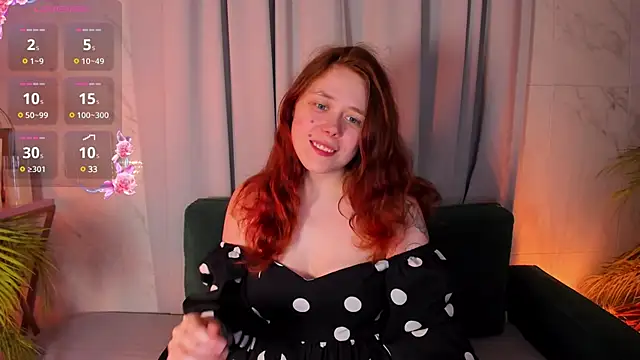 Snapshot of SophiePure chatting on 03/17/25, 08:40 SophiePure online show from 03/17/25, 08:40