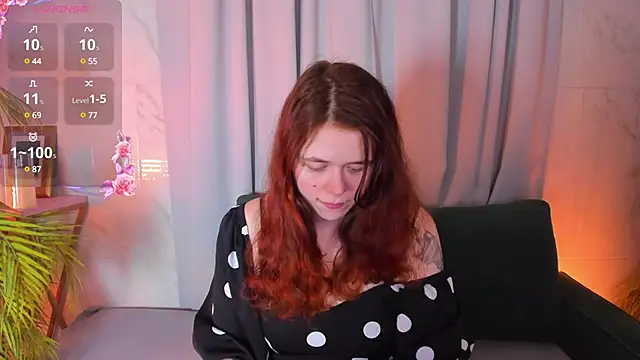 Snapshot of SophiePure chatting on 03/19/25, 08:32 SophiePure online show from 03/19/25, 08:32