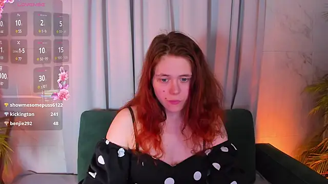 Snapshot of SophiePure chatting on 03/20/25, 02:40 SophiePure online show from 03/20/25, 02:40