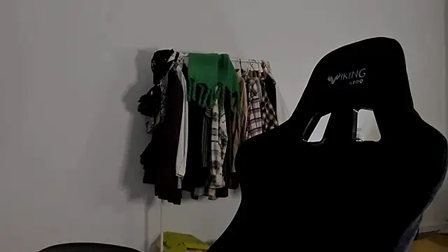 emmamurrr online show from 12/22/24, 07:52