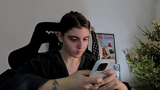 emmamurrr online show from 12/26/24, 08:21