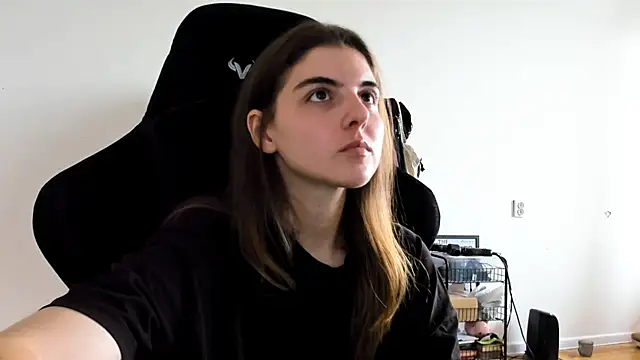 emmamurrr online show from 09/13/25, 09:53