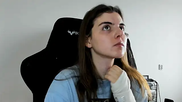 emmamurrr online show from 12/03/25, 10:46