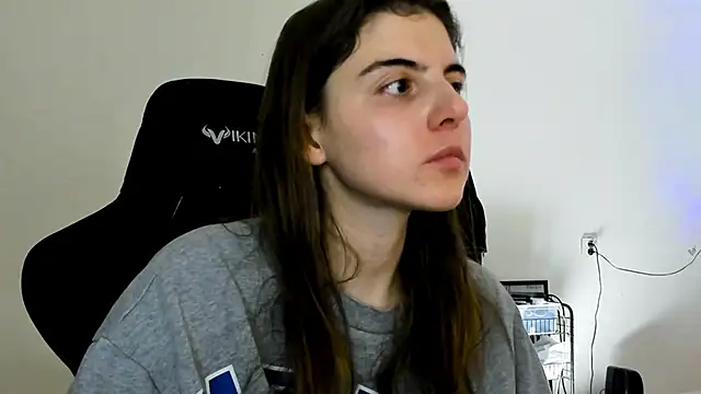 emmamurrr online show from 12/13/25, 08:14