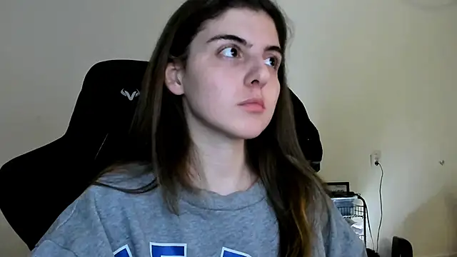 emmamurrr online show from 12/21/25, 08:49