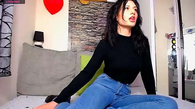 Angelique An online show from 03/18/25, 06:15