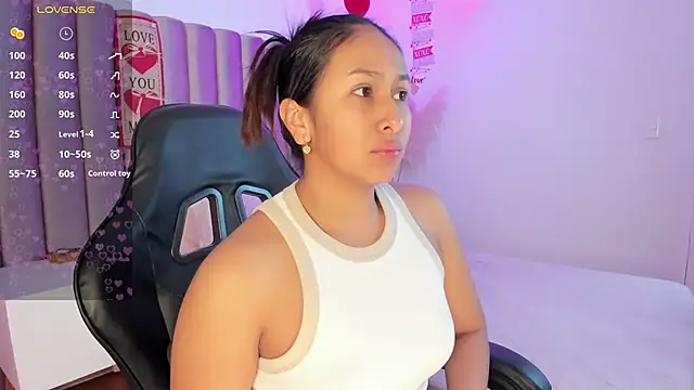 Snapshot of AmelyaMann chatting on 02/16/25, 12:21 AmelyaMann online show from 02/16/25, 12:21