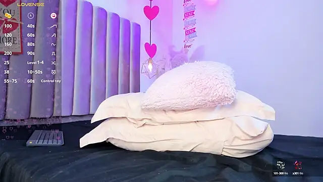 Snapshot of AmelyaMann chatting on 02/19/25, 03:49 AmelyaMann online show from 02/19/25, 03:49