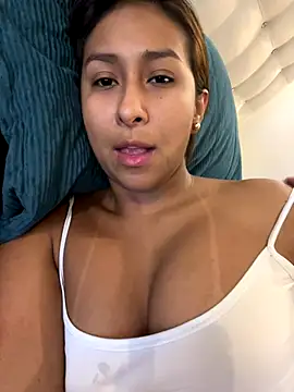 Snapshot of AmelyaMann chatting on 09/14/25, 01:27 AmelyaMann online show from 09/14/25, 01:27