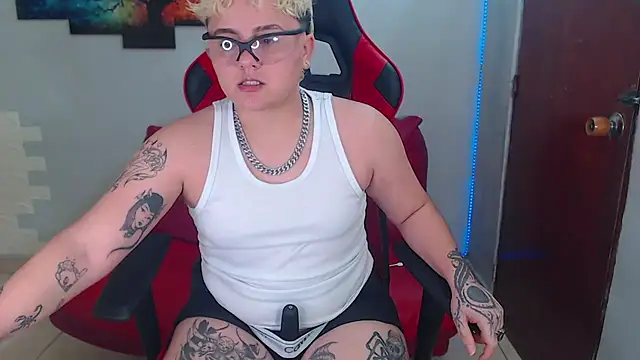 isabeautyx19 online show from 01/08/25, 07:24