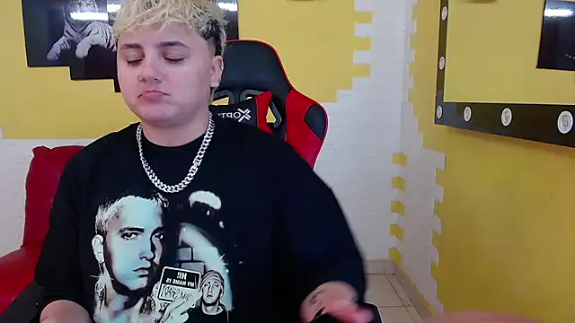 isabeautyx19 online show from 01/11/25, 02:36