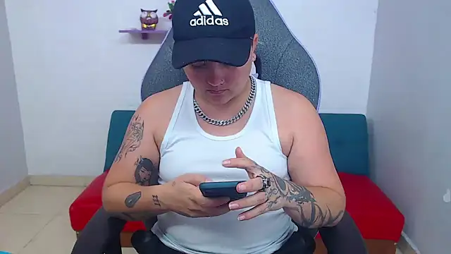 isabeautyx19 online show from 01/28/25, 01:27