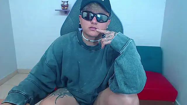 isabeautyx19 online show from 02/04/25, 05:21