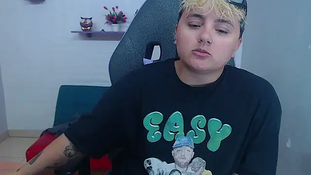 isabeautyx19 online show from 02/08/25, 03:41