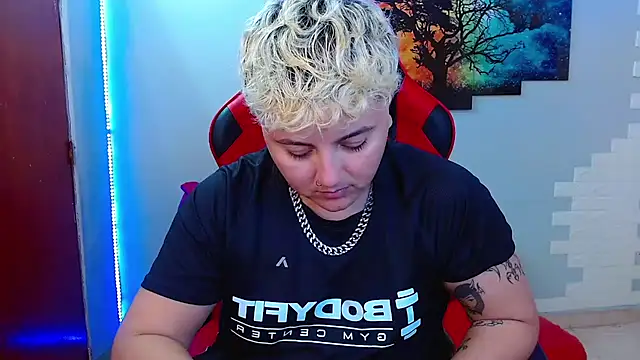 isabeautyx19 online show from 02/10/25, 02:19