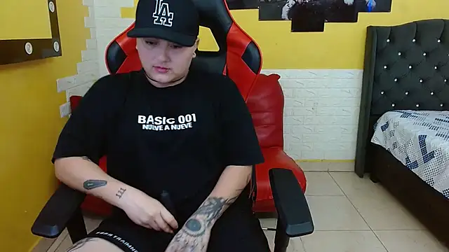 isabeautyx19 online show from 09/13/25, 05:07