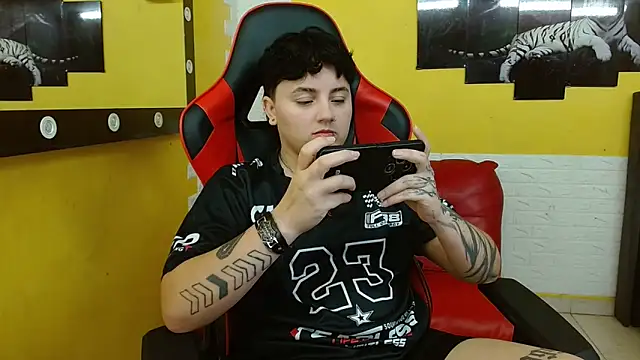 isabeautyx19 online show from 11/13/25, 03:16