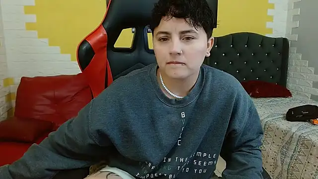 isabeautyx19 online show from 11/28/25, 02:03