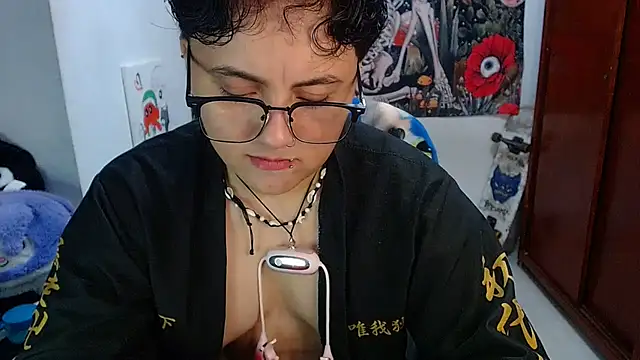 Snapshot of isabeautyx19 chatting on 05/12/26, 01:47 isabeautyx19 online show from 05/12/26, 01:47