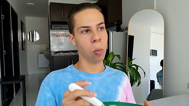 grey   27 online show from 02/24/25, 05:20