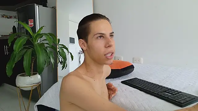 grey   27 online show from 03/21/25, 02:18